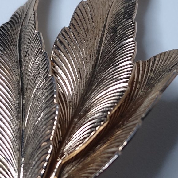 Vintage Metal 3 Feather Brooch - Picture 7 of 14